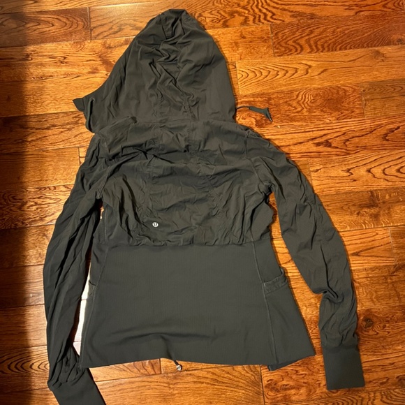 Sz 6 dance studio reversible hooded Jacket - Picture 2 of 3